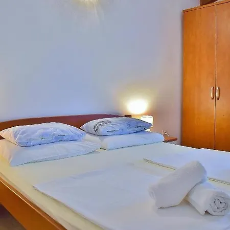 With Parking Space Lopar, Rab - 22583 דירה *